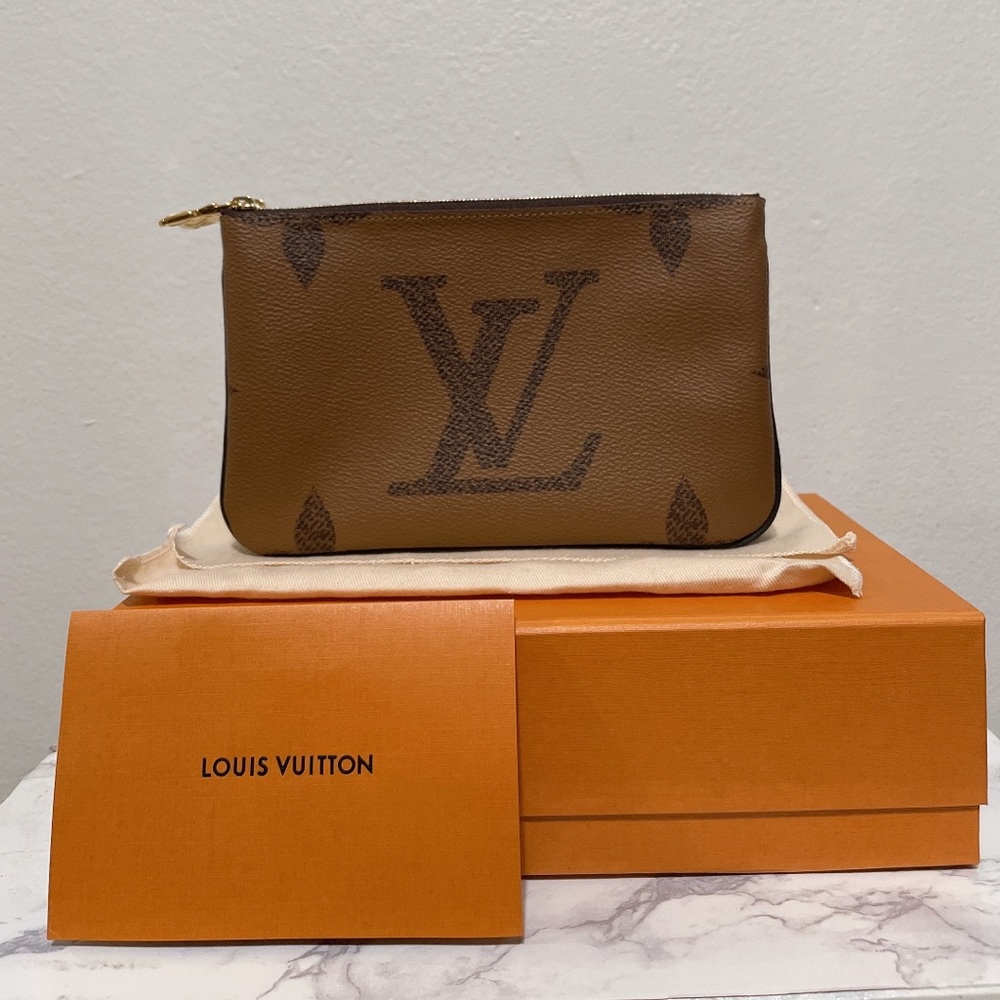 ❤️SOLD❤️LV Double Zip Pouch Reverse Monogram